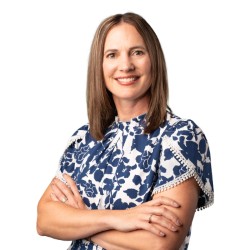 Kelli Shaunaman Headshot