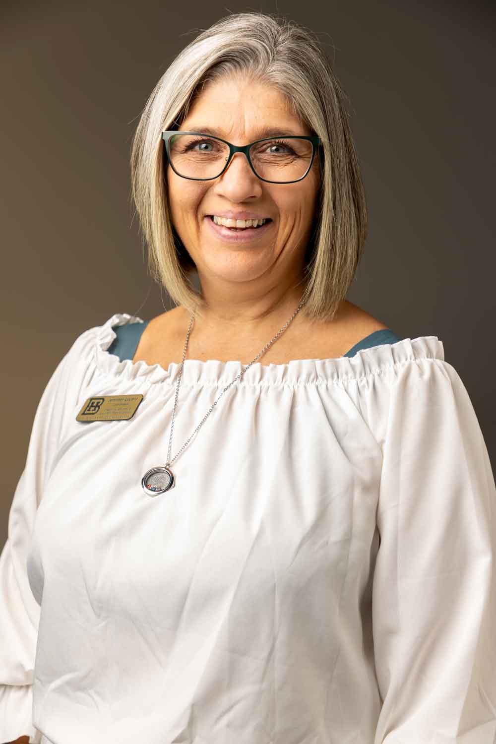 Profile Picture: 300w x 400h