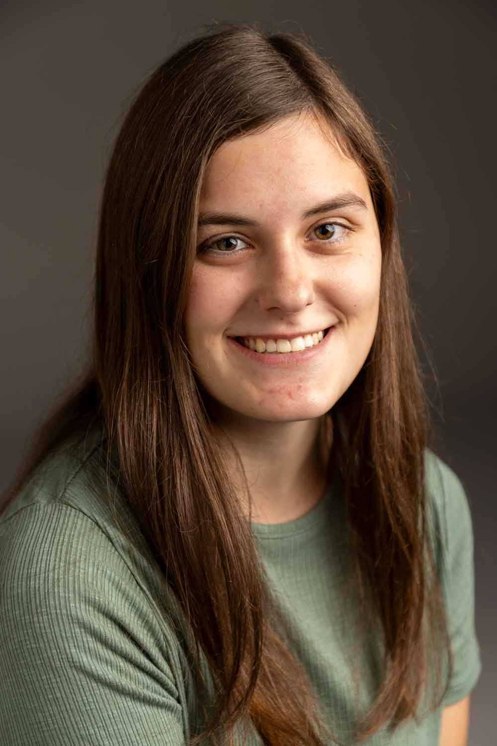 Profile Picture: 300w x 400h