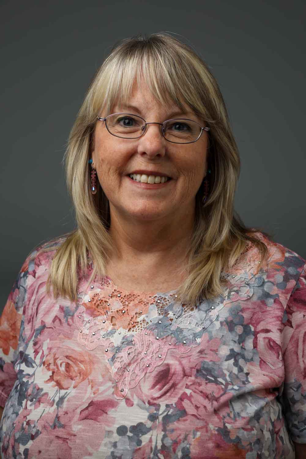 Profile Picture: 300w x 400h