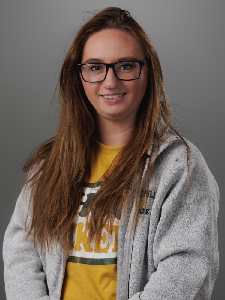 Profile Picture: 300w x 400h