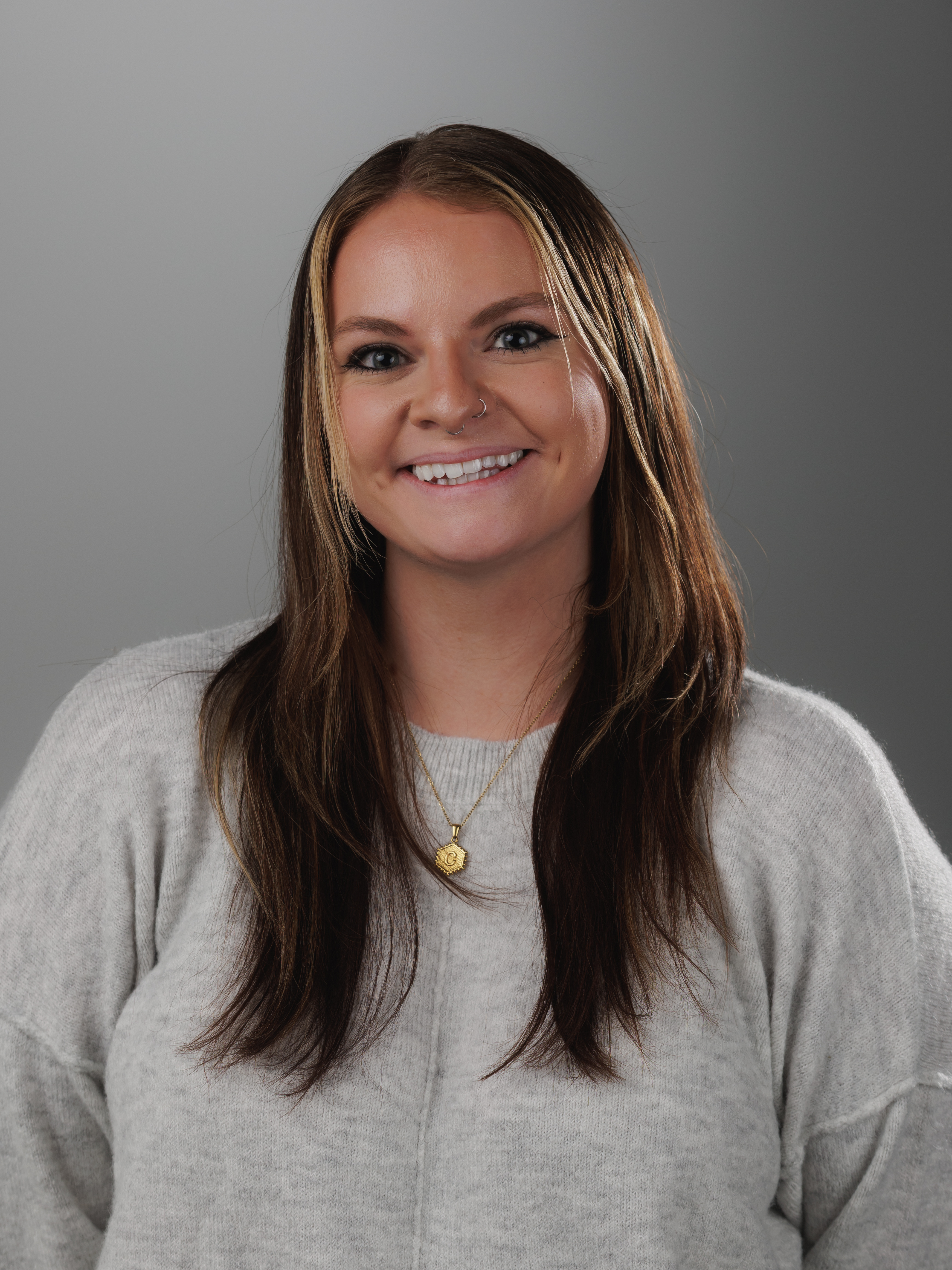 Profile Picture: 300w x 400h