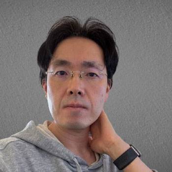 Profile Picture: 300w x 400h