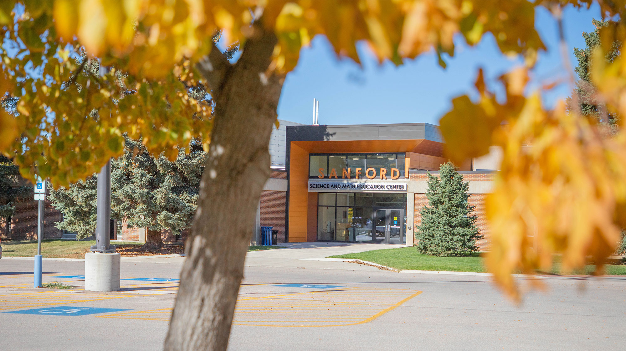 Image of the Sanford Science and Math Education Center at BHSU campus in fall