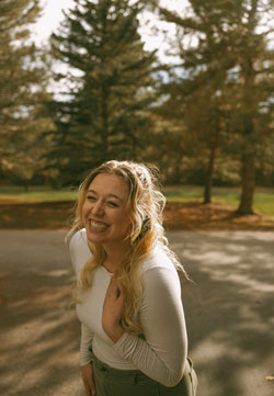 Portrait of Caitlin Pedersen